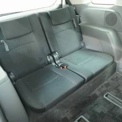 【自社ローン専門店　オトロン】金利0％！下取り保証有！オイル交換6回無料！　トヨタ アイシス 　プラタナ　リミテッドの画像