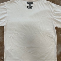 未使用KHパディントンコラボTシャツメンズ半袖TシャツメンズTシャツ男性用サイズM紳士服SAVING THE PLANET byKATHARINE HAMNETTピンク桃色トップバリュコレクション肩幅約52センチ袖丈約27センチ身幅約52センチ着丈約63センチの画像