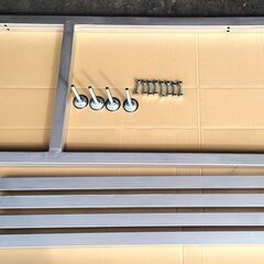 タイヤラック4台用　鉄骨で組み立てられているので非常に丈夫の画像