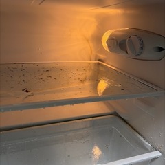 【取引中】MAXZEN 2ドア小型冷蔵庫　汚れ多数 ★現状お渡し★の画像