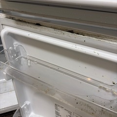 【取引中】MAXZEN 2ドア小型冷蔵庫　汚れ多数 ★現状お渡し★の画像