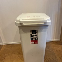 45リットル　ゴミ箱の画像