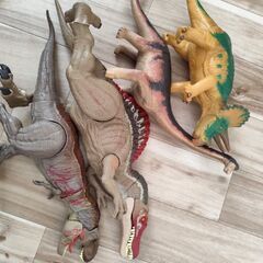 恐竜フィギュアセットの画像