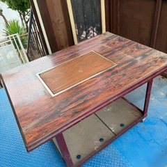 焼肉 テーブル 卓上焼肉 コロ付き
の画像