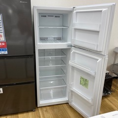 YAMADA ヤマダ ノンフロン冷凍冷蔵庫 YRZ-F23K 2022年製 2ドア 右開き 定格内容積236lキッチン家電 冷蔵庫 のご紹介です！の画像