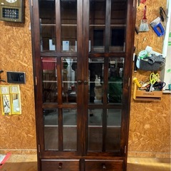 L1004 北海道民芸家具 本棚 書棚 キャビネット ガラス扉の画像