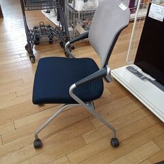 ★リユースのサカイつくば店★TK7636  オフィスチェア グレー/ネイビー H89×D46×W53 クリーニング済みの画像