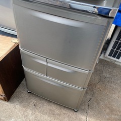 三菱冷蔵庫　5ドアの画像