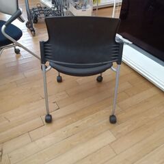 ★リユースのサカイつくば店★TK7637  オフィスチェア ブラック H80×D43×W47 クリーニング済みの画像