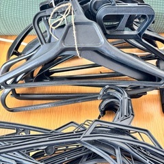 【無料】プラスチック　ハンガーの画像