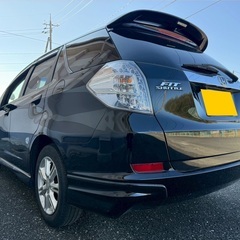ガソリン代 節約☆HYBRID入りました‼️23年式☆月々1万円〜分割払い可❗️車検2年付き！大人気☆ホンダ フィット☆ナビ付き☆走行中DVD見れます☆ETC☆バックカメラ☆ドラレコ付きのフル装備☆ウィンカーミラー☆フル装備☆社外アルミ☆車内広々‼️の画像