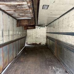 6.7坪/外寸長さ985cm、大型コンテナ、ジャンク！雨漏り！DIY改造ベースに最適★リフォーム素材★ガレージ.事務所.倉庫★平ボディ配送★福岡の画像