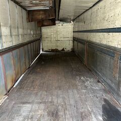 6.7坪/外寸長さ985cm、大型コンテナ、ジャンク！雨漏り！DIY改造ベースに最適★リフォーム素材★ガレージ.事務所.倉庫★平ボディ配送★福岡の画像