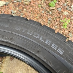 スタッドレスタイヤの画像