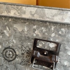 【12月まで至急！】昭和レトロ（ブリキ衣装ケース）ガンガン3個セット①の画像