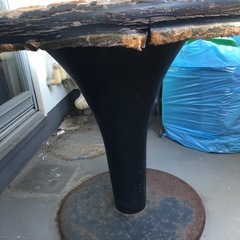 テーブルと椅子のセットの画像