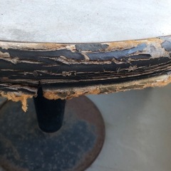 テーブルと椅子のセットの画像