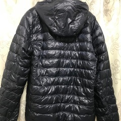 ※難ありの為安く出します ユニクロ ウルトラライトダウン M ネイビーの画像