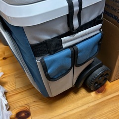 2リットルペットボトル3本・保冷ボックス・中古の画像