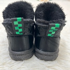 16.5センチ　子供靴 キッズ ショートブーツ ファー キルティング ビジューの画像