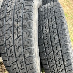 スタッドレスタイヤ（165/80R13 83Q）の画像