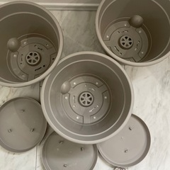 新品未使用✨️ 植木鉢 吊り下げ ハンギングプランター 3個 黒 北欧 屋内 屋外 ベランダ 排水穴付き 植木鉢バスケット オフィス ガーデニング 園芸 インテリア (Grey)の画像