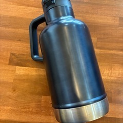 STANLEY ステンレススチール水筒 1.9L ネイビーの画像