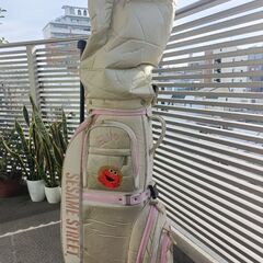 キャスター付きキャディバッグの画像