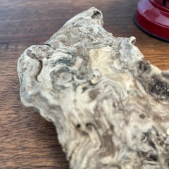 4 ペラペラお皿のマーブル柄　流木、天然物、インテリア、オブジェの画像