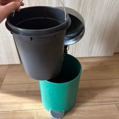 IKEAペダル式ゴミ箱の画像