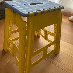 カラフル踏み台の画像