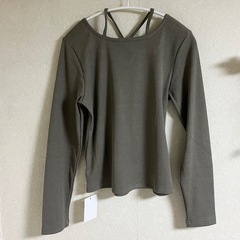 【新品タグ付き】Meiru クロスネック長袖リブトップス グレージュ　Lサイズの画像