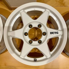 
ベルグ・ラリーのホワイト4本セットの画像