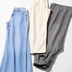 【新品タグ付き】UNIQLO ドレープワイドフレアジーンズ　06 GRAY 22の画像