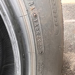 セレナ新車装着タイヤ　205/65R16 1000km走行のみの画像