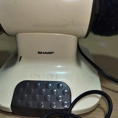 電動靴磨き『おでかけくん』シャープ製シューズクリーナーの画像