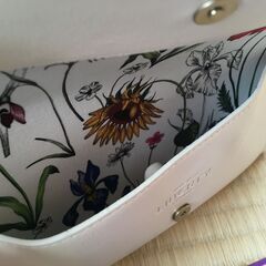 （東京・引き取り）新品未使用☆リバティ×JINSのめがねケースの画像