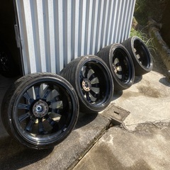 20インチ8j オフ45  225/35ZR20の画像