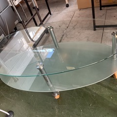 ガラステーブル　キャスター付き　中古の画像