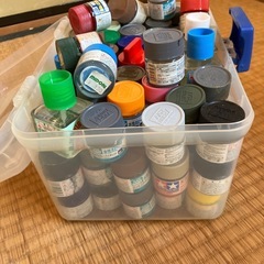 大量のプラカラーの画像