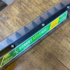 makita 300mm生垣バリカン　MUH301
の画像