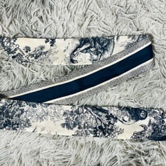 Dior ミッツァ スカーフ 動物柄×ロゴの画像