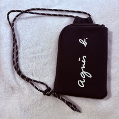 新古品　アニエスベー　スマホショルダーの画像