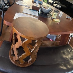 椅子　小物置きなどにも使えますの画像