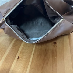 差し上げます ショルダーバッグ ブラウンの画像