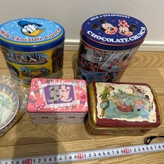 ディズニー　お菓子缶まとめの画像