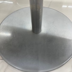 ダークブラウンのカフェテーブルのご紹介です！の画像