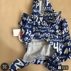 フード付き犬用　レインコートの画像