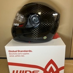 カーボンヘルメットの画像