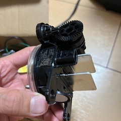 日産フォグランプ右側・新品未使用の画像